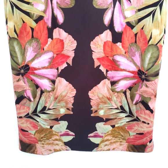 LONDON Times Sheath Dress Figure Flattering Large Floral print Size 6P -… - Picture 5 of 16